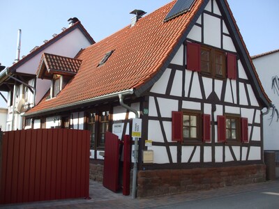 *** Romantic half-timbered holiday home in the South Palatinate - here is the PFALZCARD