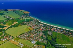 Lage des Ferienhauses von oben - nur 350m zum Strand