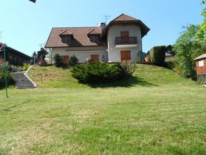 alleinstehende Villa, 1900 m2