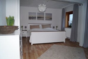 Schlafzimmer 1.