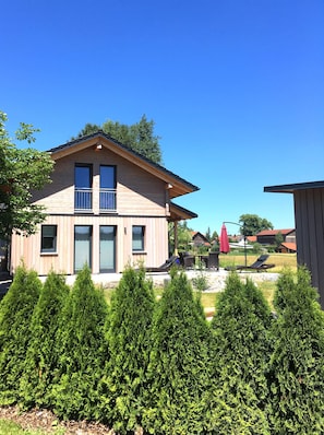 Chalet mit Garten 