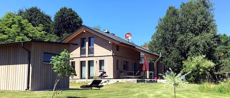 Chalet mit Garten