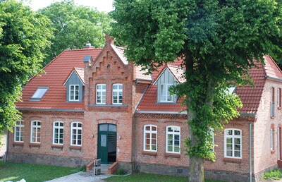 moderne Ferienwohnung im alten Gutshaus 1,5km vom Neuklostersee