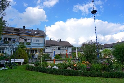 3-Zimmer-Luxus Wohnung mit Balkon, Gartennutzung, 4 Personen, Starnberger See