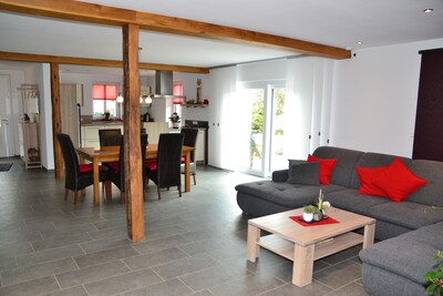 Eifelgold - Comfortable, spacious 5-star apartment in a quiet location 