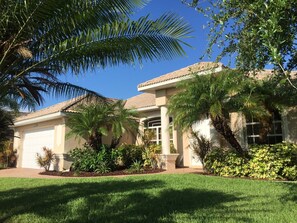 Front Yard / Entrance