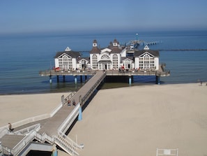 Sellin Seebrücke im April