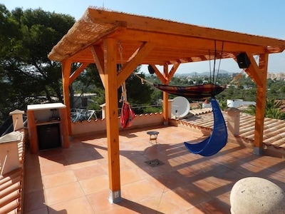 Villa on 2 beautiful bays with sandy beach, heated pool, ideal for. children