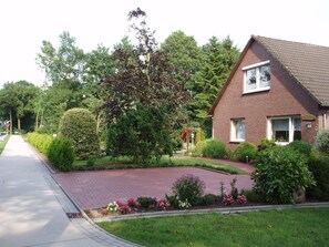 Fewo mit Blick auf den neuen Fahrradweg