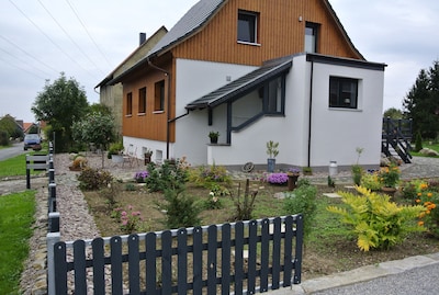 bonita casa tranquila con un pequeño jardín en el borde del Harz