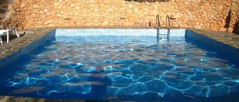 Private pool of the Molino los Arcos Finca