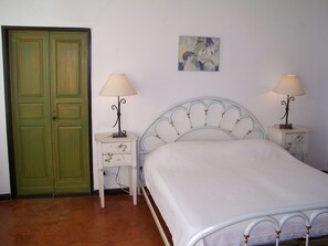 Erstes Schlafzimmer/first bedroom