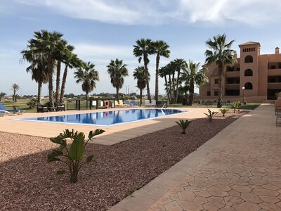 Apartamento nuevo de 3 habitaciones para 4 personas 2 dormitorios, 2 baños, 2 balcones en el campo de golf 