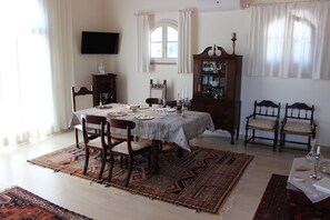 Casa Nova Grande: dining area big barn