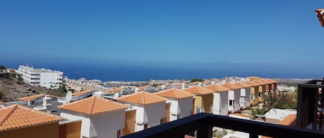 Traumhafter Ausblick von der Terrasse zur Nachbarinsel La Gomera