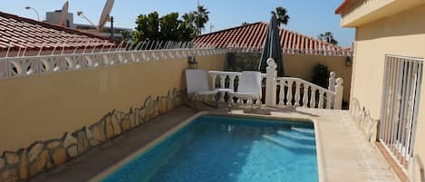 Private pool and terrace are inviting to take a bath!