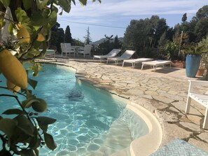 Piscine vue mer