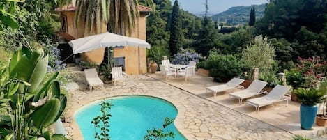 Villa dans le val Carei à Menton 