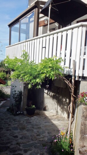 Entrée, terrasse, véranda