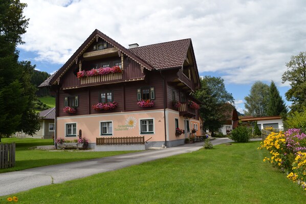 Ein Sommertraum - groß, gemütlich, liebevoll renoviert - Platz für viele