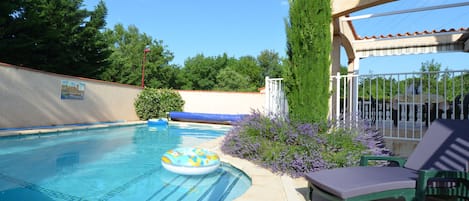 PIscine chauffée avec marches