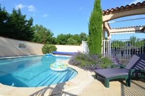 PIscine chauffée avec marches