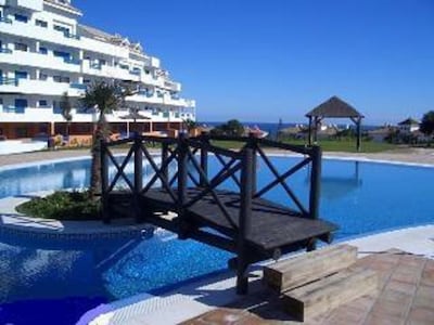 MAGNIFICENT VIEW - ANY COMFORT - AC - WIFI - TV SAT - NEAR BEACH AND MARINA