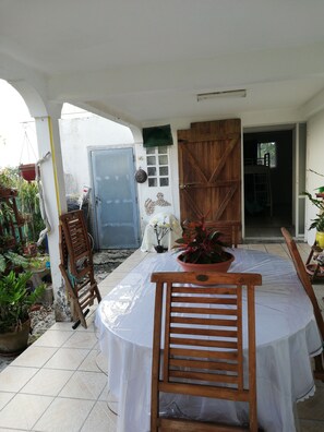 Outdoor dining