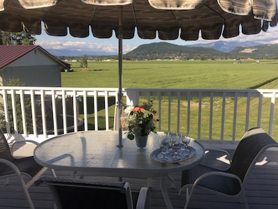 Maplehurst Farm Guest House Top Floor, Spectacular Views Of Mt Baker/Farmland