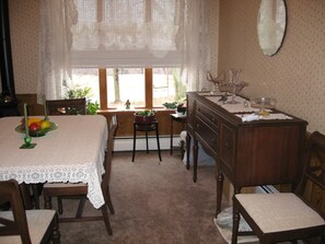 Dining Room with seating for 6