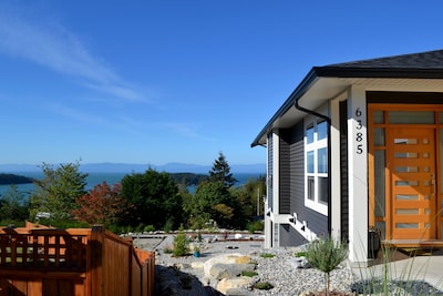 New! Modern, Ocean View, 2-bedroom Suite - Sechelt, Bc