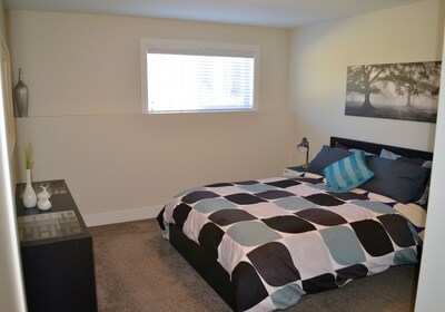 New! Modern, Ocean View, 2-bedroom Suite - Sechelt, Bc