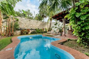 Back Garden Privet Pool
