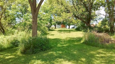  Private river in the back yard - Guest Apartment