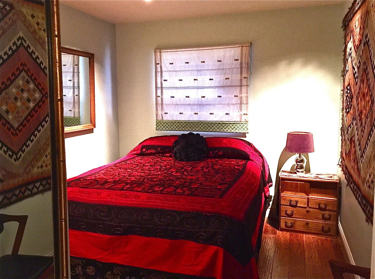 Magical SF Bay Beachfront Luxury Retreat! Spectacular Spot! Weekly Special Rates