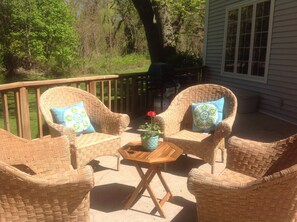 Front porch sitting area
