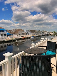 Dream Waterfront Getaway 5 minutes to LBI Beaches