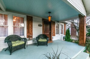 Cozy Front Porch!