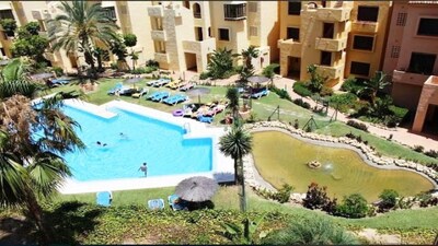 Comfortable apartment in a residence with 5 swimming pools and free WIFI!