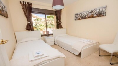 Comfortable apartment in a residence with 5 swimming pools and free WIFI!