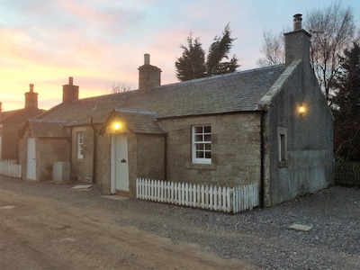 Beautifully restored farm cottage located on stunning deer farm near Edinburgh