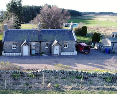 Beautifully restored farm cottage located on stunning deer farm near Edinburgh