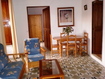 Apartment in stone manor house with pool and wifi 2 km from Inca