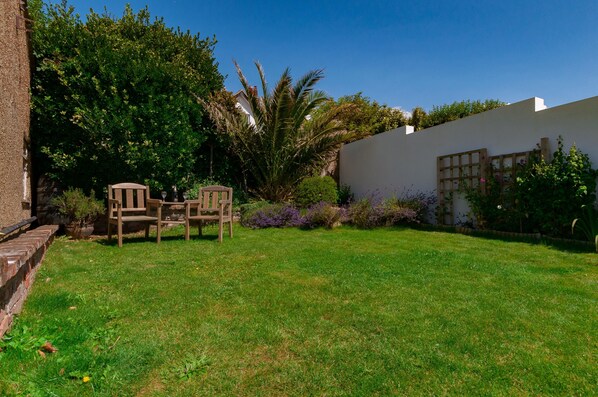 Backgarden with direct seaviews
