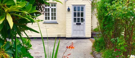 Chorister’s Cottage in Autumn is a great place to find peace and inspiration.