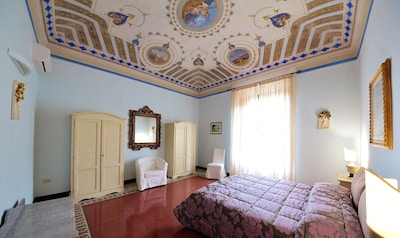 Elegante apartamento con frescos y jardín , a 50 metros de las spa Grotta Giusti
