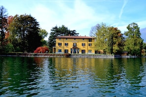 villa Adinolfi from the lake