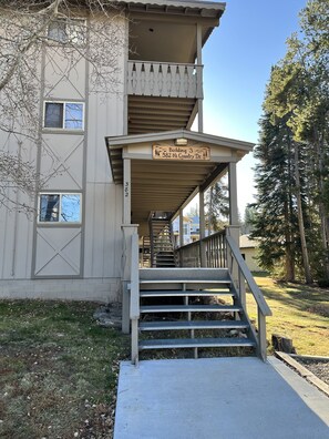 Entry to building 