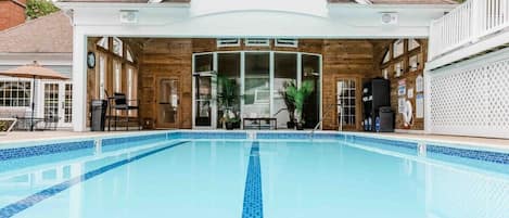 Heated Pool In Clubhouse 1.  Open May-October Come enjoy this Complimentary clubhouse during your stay! Just a short walk from your villa and features a jacuzzi, sauna, and cardio room! A laundry facility is also available (fees apply).