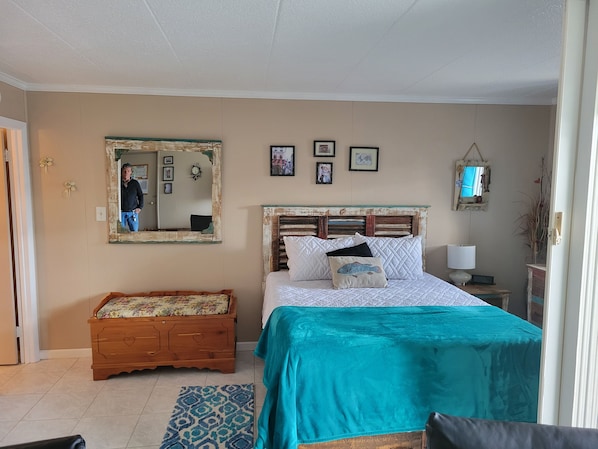 queen size bed